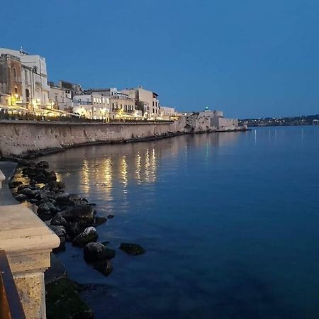 Ortigia Porta Del Mare Apartment Syracuse Bagian luar foto