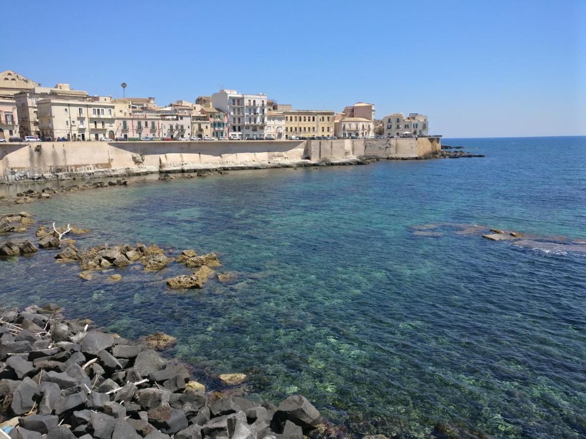 Ortigia Porta Del Mare Apartment Syracuse Bagian luar foto